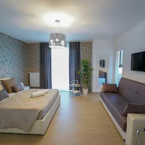 Wojtyla Airport Bed & Breakfast